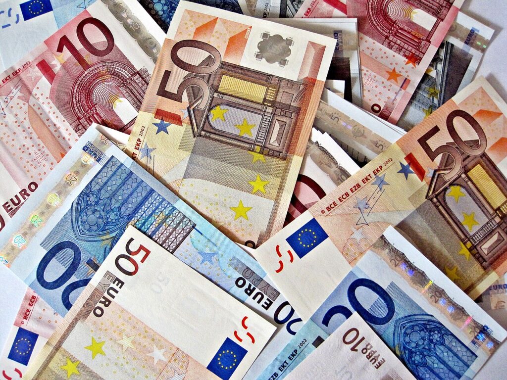 Κέρδισε £5.000 σε Μετρητά — Κατευθείαν στην Τράπεζά σου